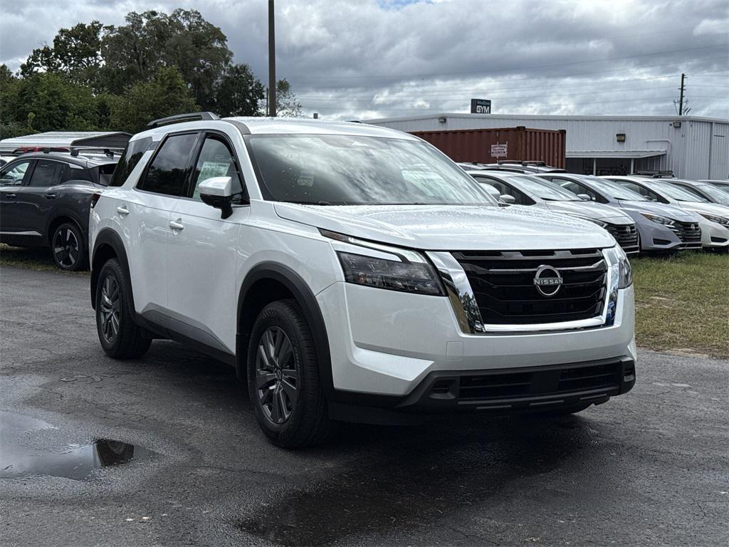 new 2025 Nissan Pathfinder car, priced at $33,917