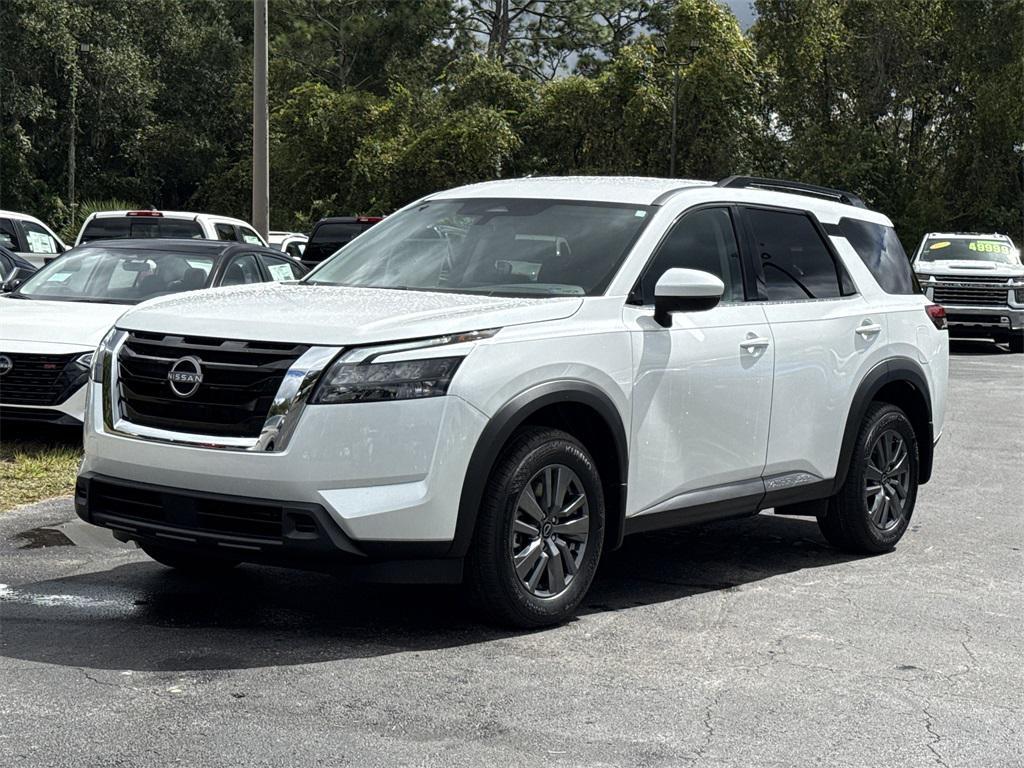 new 2025 Nissan Pathfinder car, priced at $33,917
