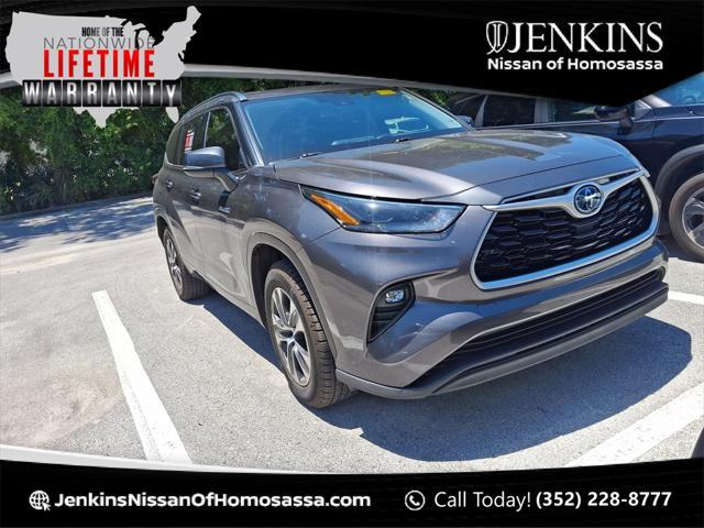 used 2021 Toyota Highlander Hybrid car, priced at $29,995