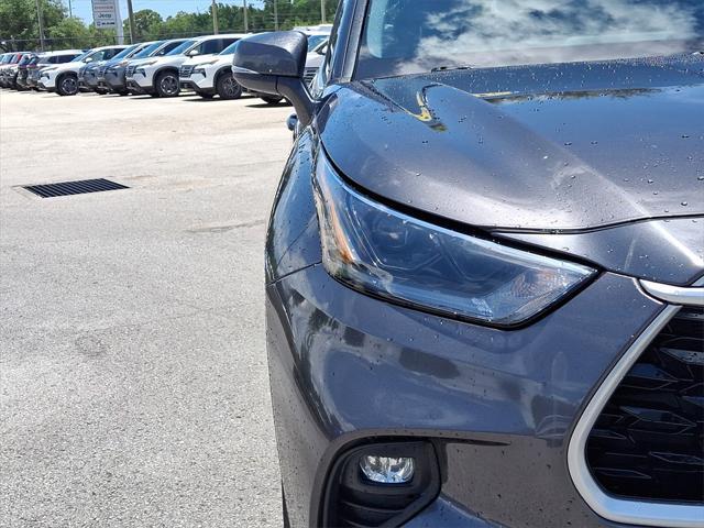 used 2021 Toyota Highlander Hybrid car, priced at $29,699