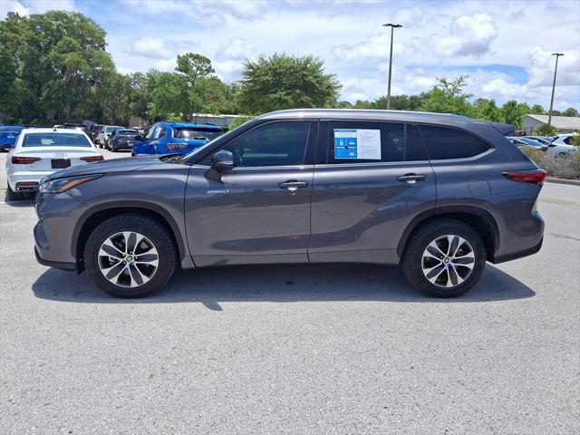 used 2021 Toyota Highlander Hybrid car, priced at $29,699
