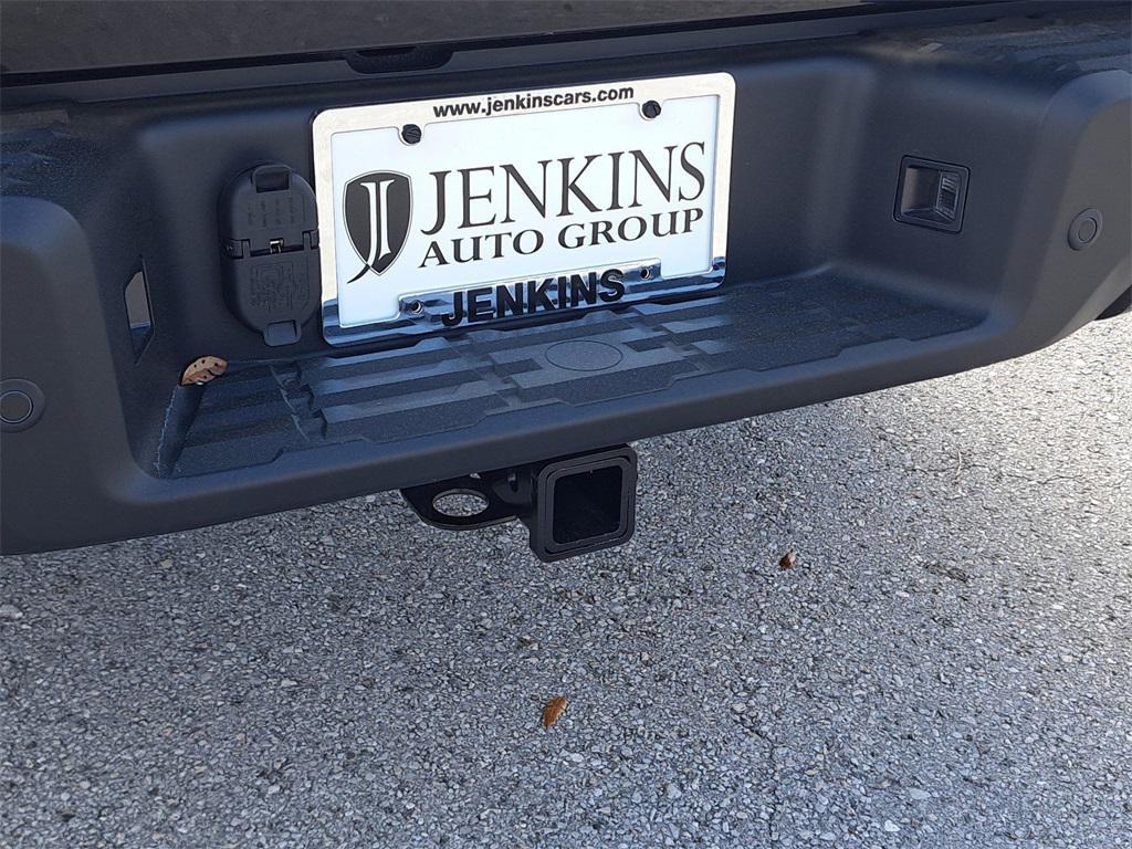 new 2025 Nissan Frontier car, priced at $33,232