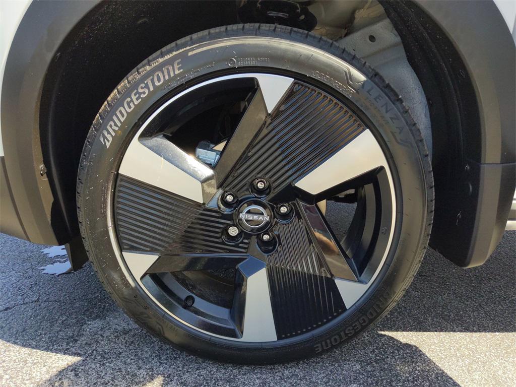 new 2025 Nissan Kicks car, priced at $25,923