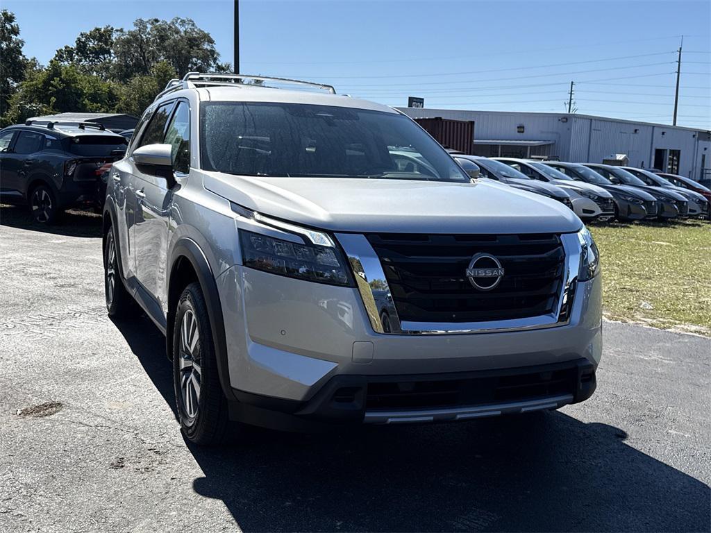 new 2025 Nissan Pathfinder car, priced at $36,915