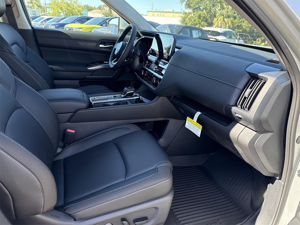 new 2025 Nissan Pathfinder car, priced at $36,915