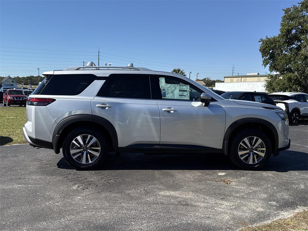 new 2025 Nissan Pathfinder car, priced at $36,915