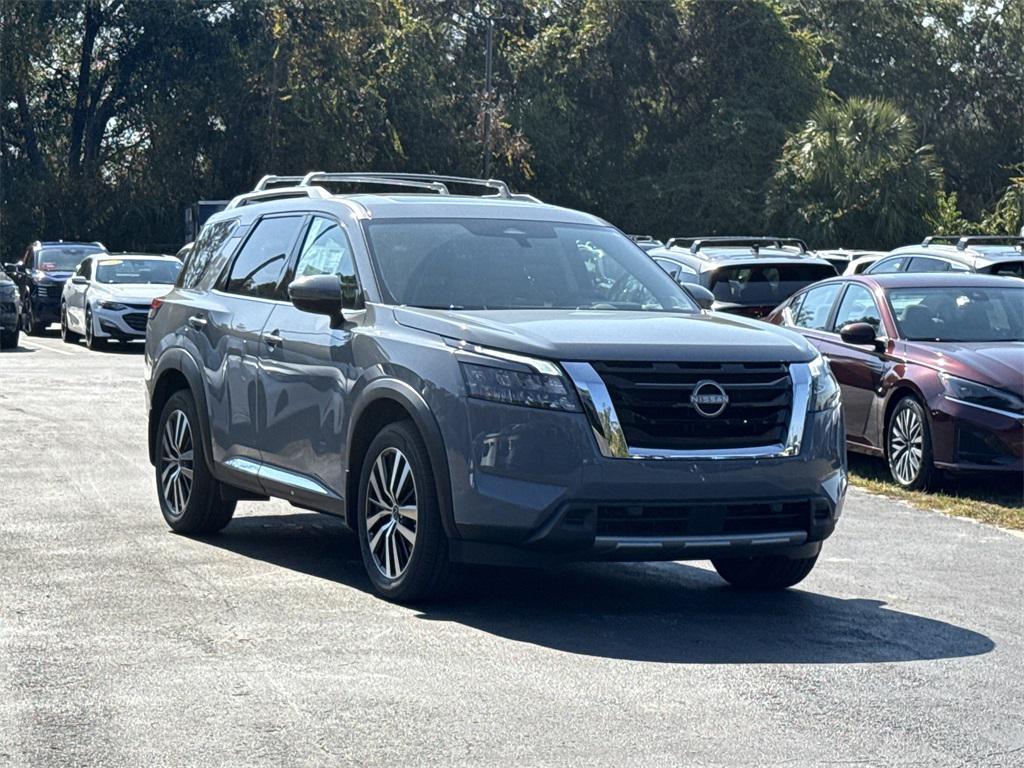 new 2025 Nissan Pathfinder car, priced at $44,202