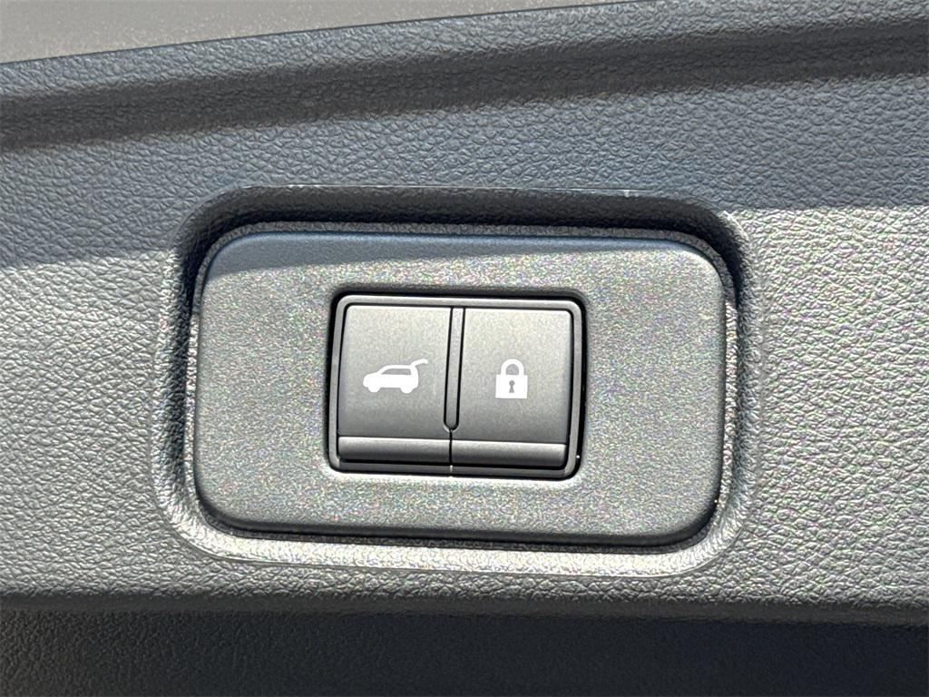 new 2025 Nissan Pathfinder car, priced at $44,202