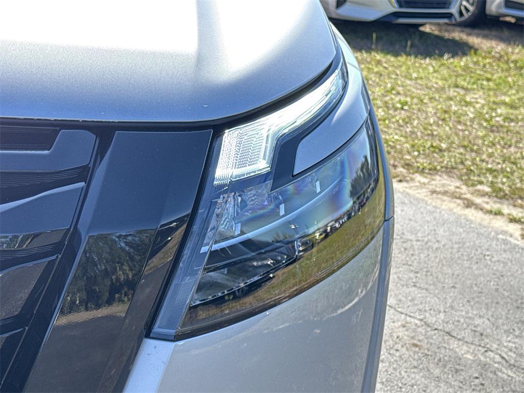 new 2025 Nissan Pathfinder car, priced at $33,985