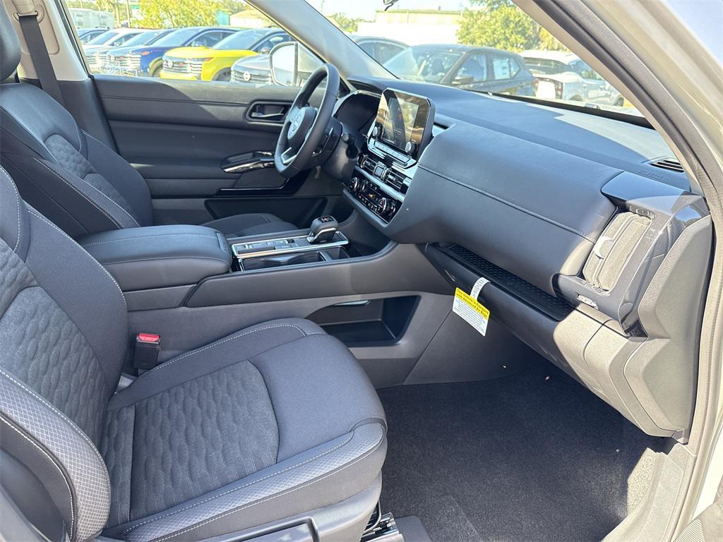 new 2025 Nissan Pathfinder car, priced at $33,985