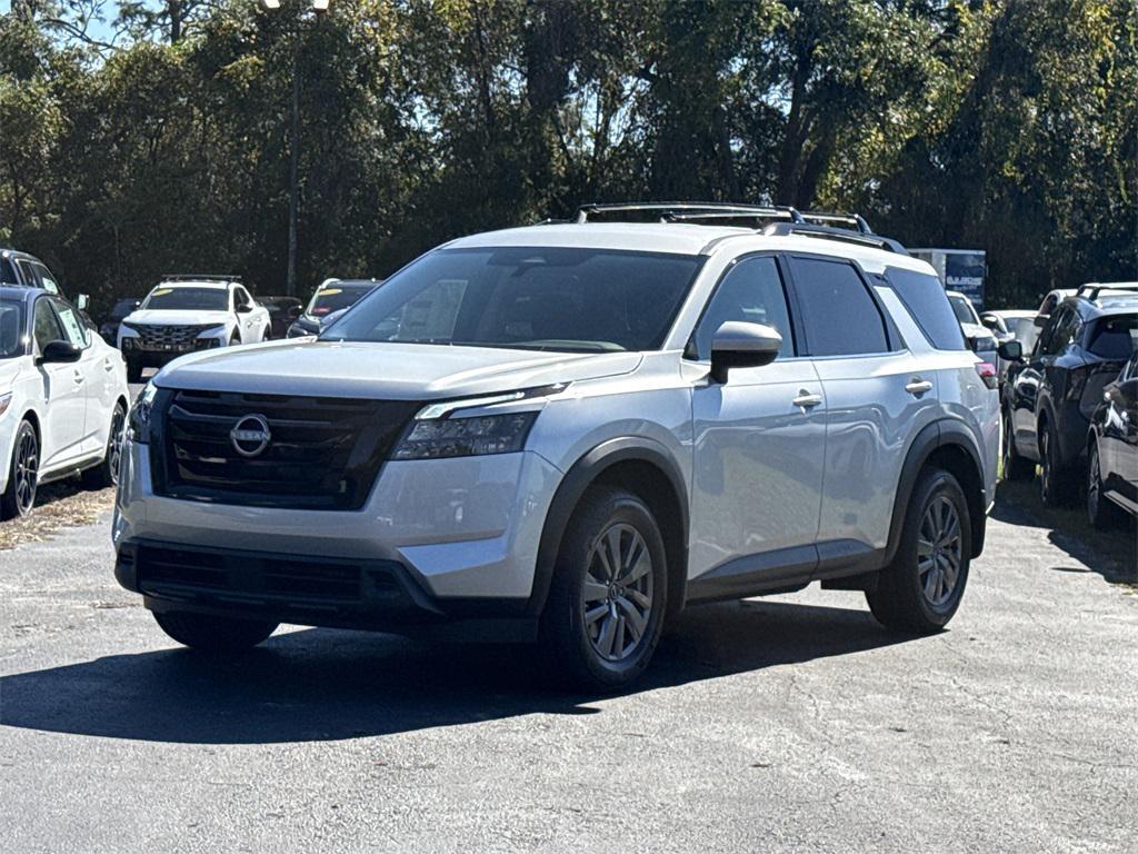 new 2025 Nissan Pathfinder car, priced at $33,985