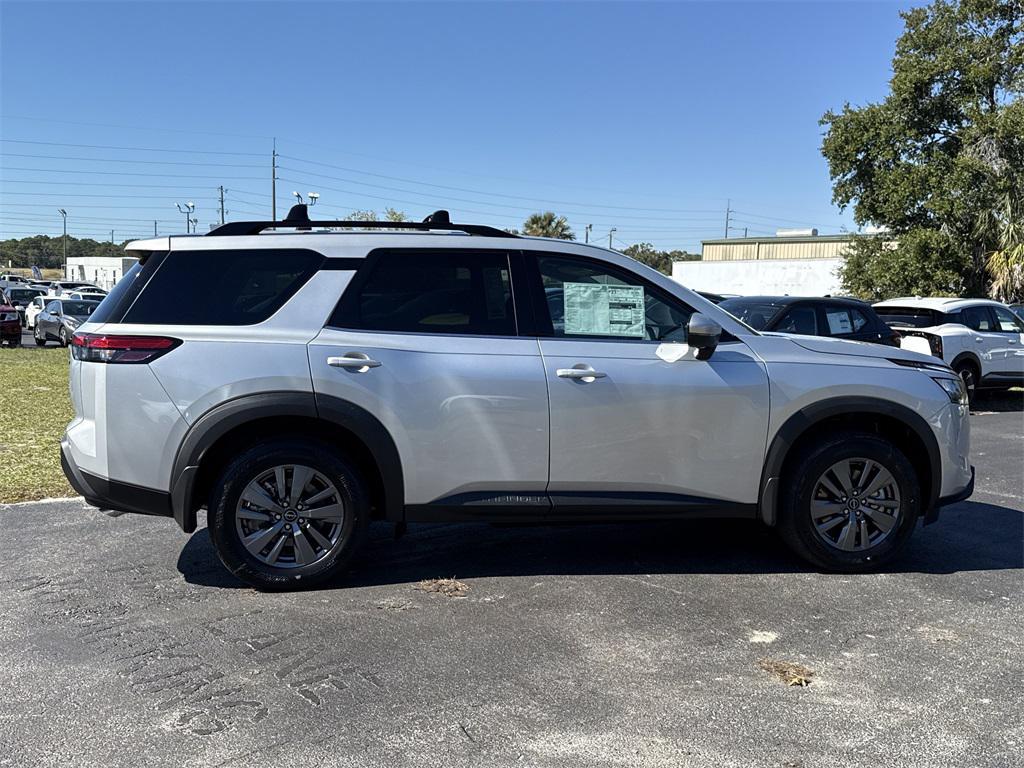 new 2025 Nissan Pathfinder car, priced at $33,985