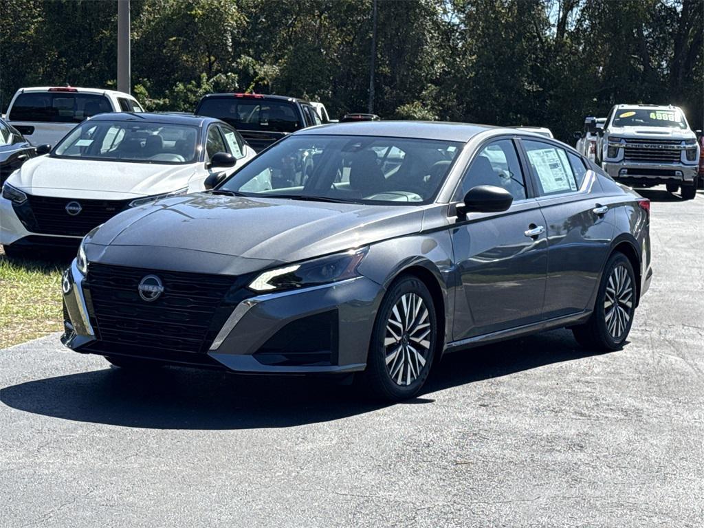 new 2025 Nissan Altima car, priced at $27,401