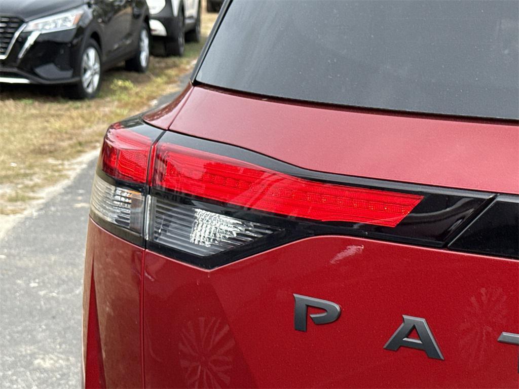 new 2025 Nissan Pathfinder car, priced at $43,332