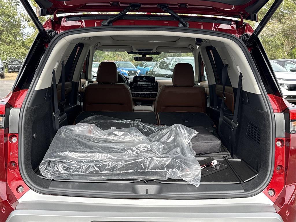 new 2025 Nissan Pathfinder car, priced at $43,332