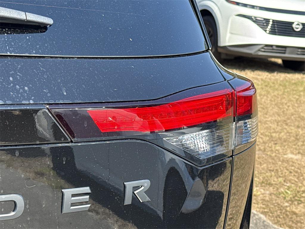 new 2025 Nissan Pathfinder car, priced at $36,469