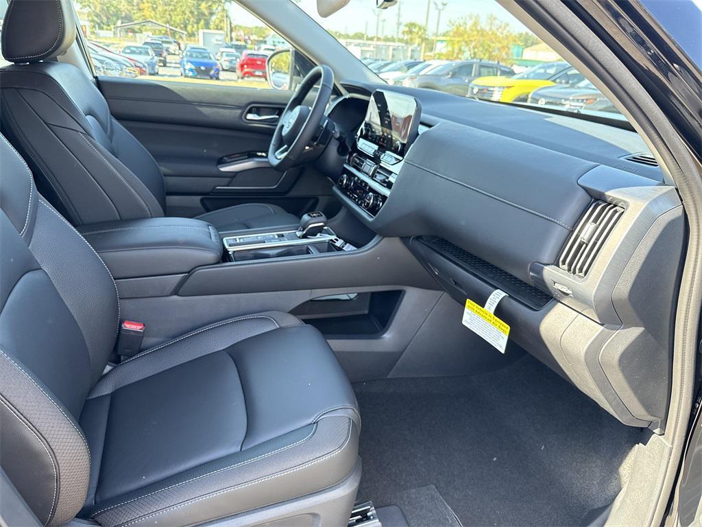 new 2025 Nissan Pathfinder car, priced at $36,469