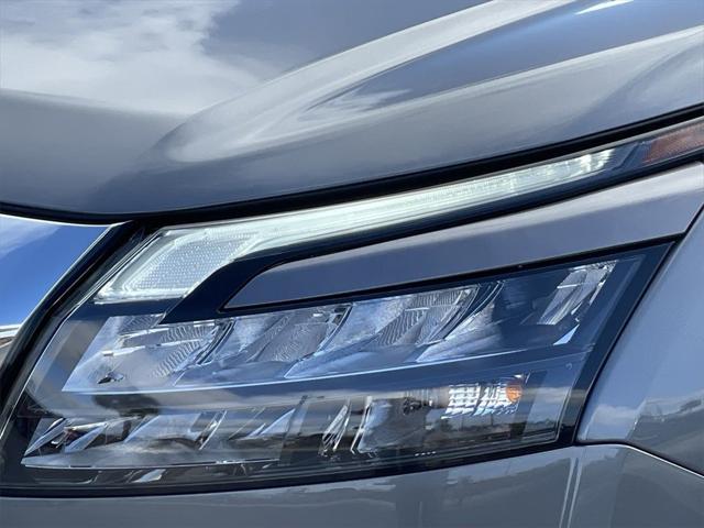 new 2025 Nissan Pathfinder car, priced at $39,817