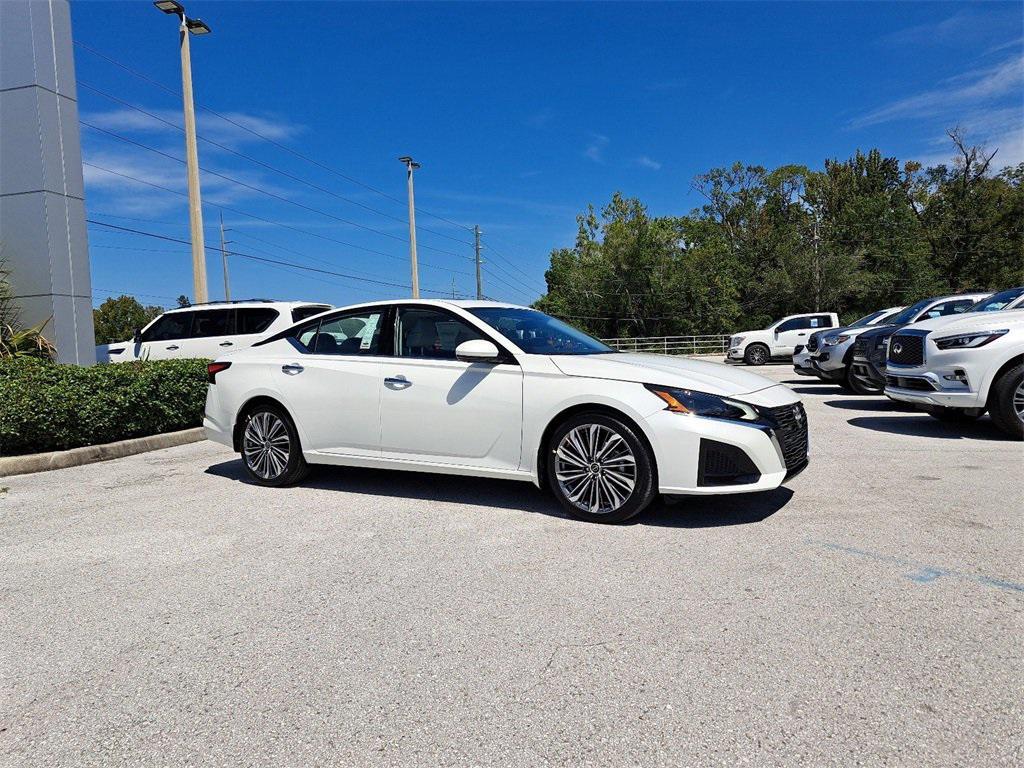 new 2025 Nissan Altima car, priced at $33,184