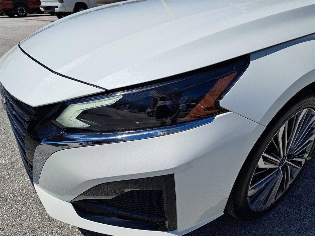 new 2025 Nissan Altima car, priced at $33,184
