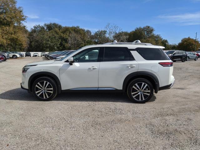 new 2024 Nissan Pathfinder car, priced at $45,422