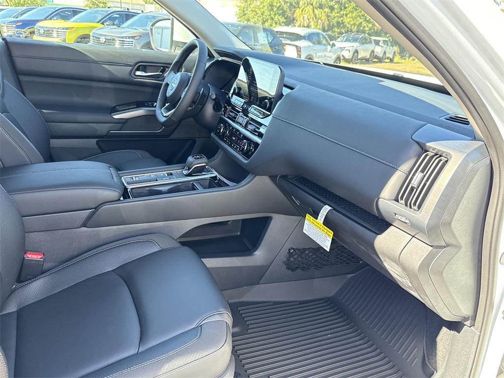 new 2025 Nissan Pathfinder car, priced at $36,386