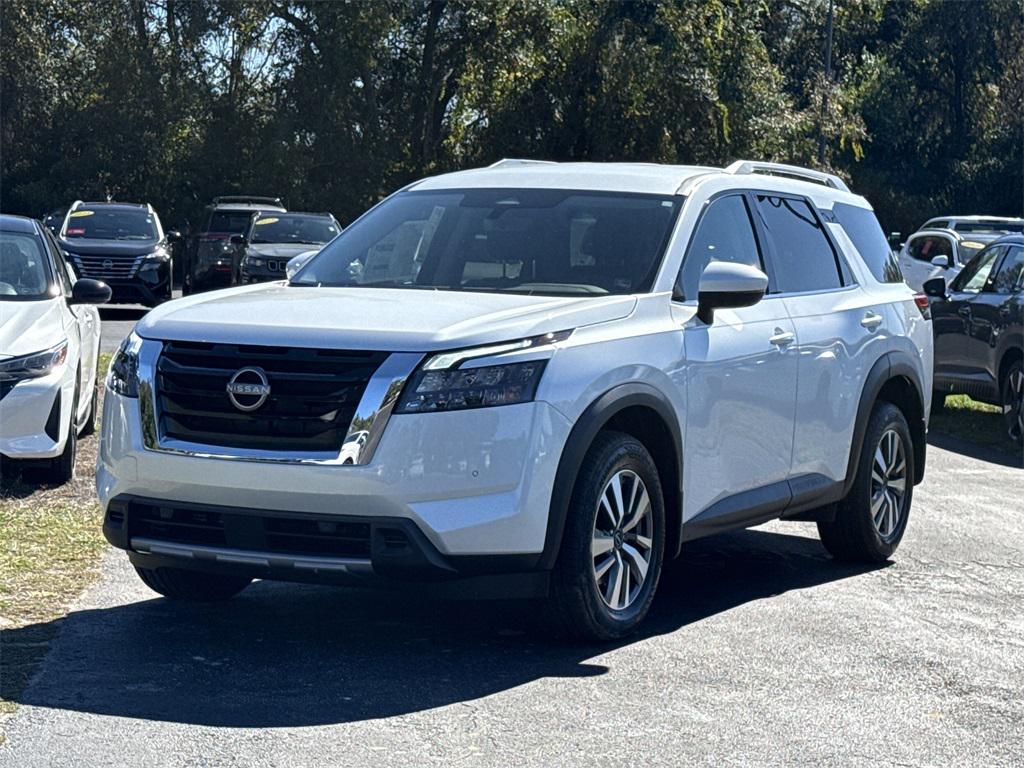 new 2025 Nissan Pathfinder car, priced at $36,386