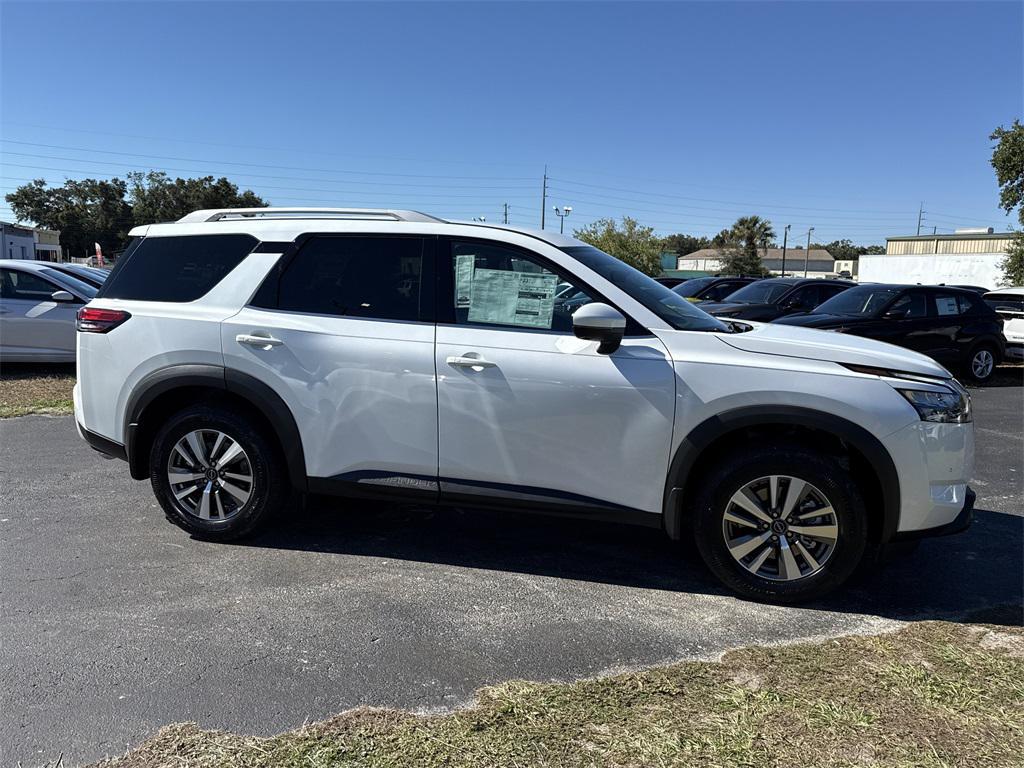 new 2025 Nissan Pathfinder car, priced at $36,386