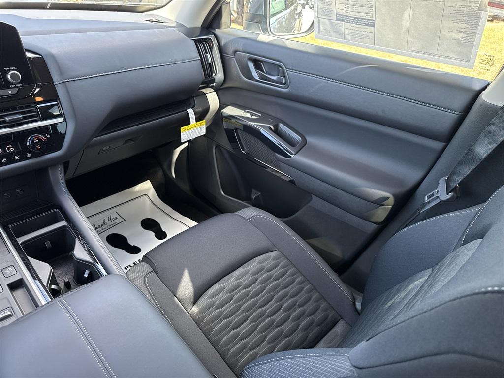 new 2025 Nissan Pathfinder car, priced at $33,539