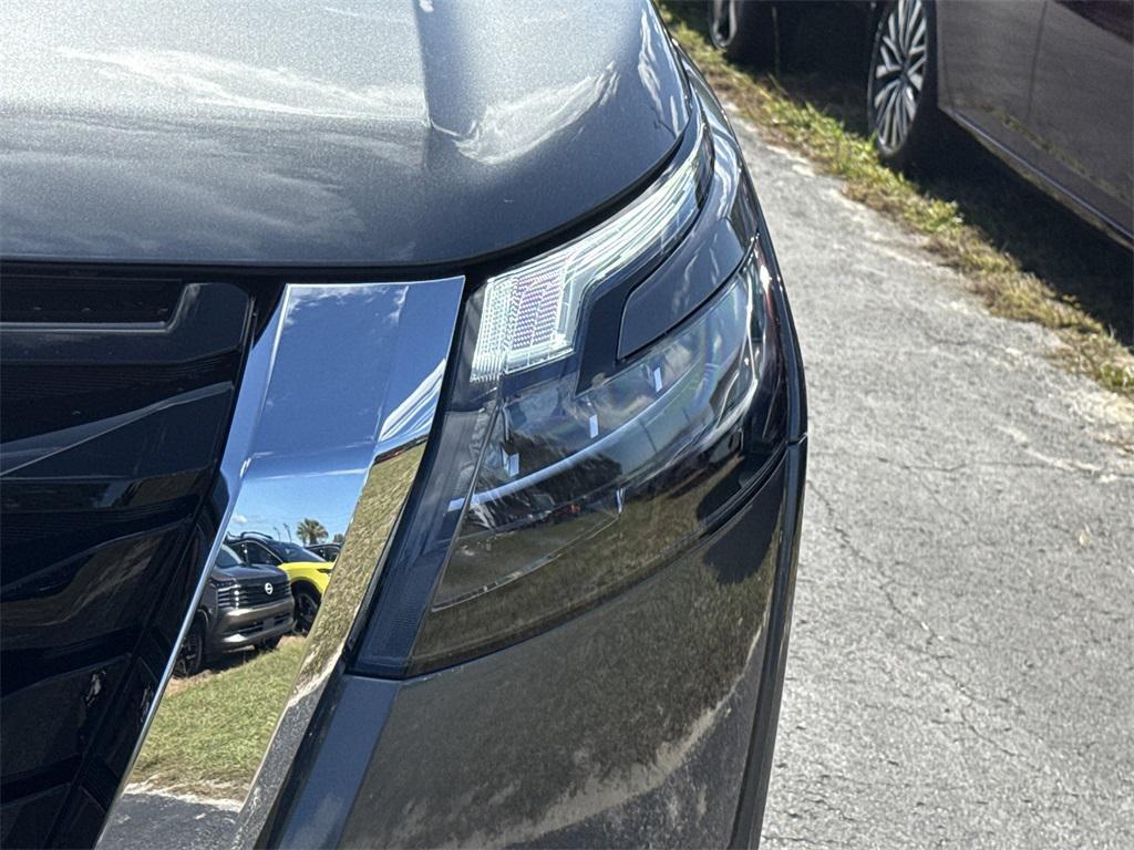 new 2025 Nissan Pathfinder car, priced at $33,539