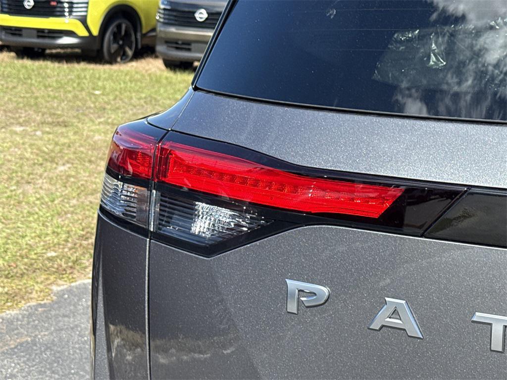 new 2025 Nissan Pathfinder car, priced at $33,539