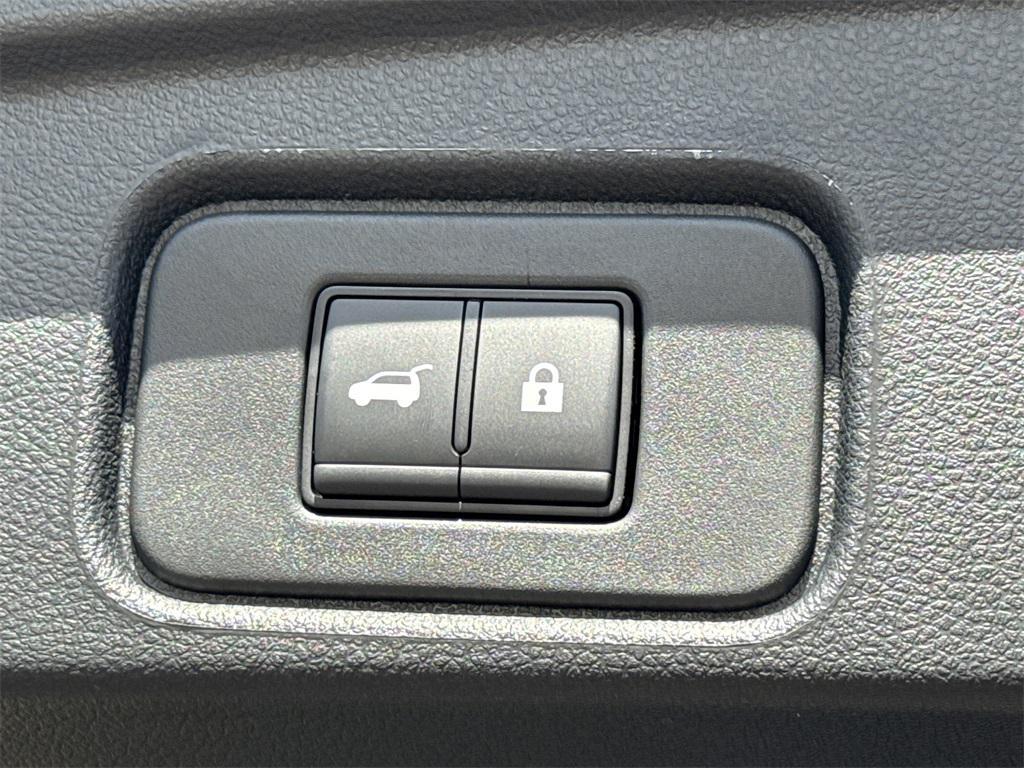 new 2025 Nissan Pathfinder car, priced at $33,539