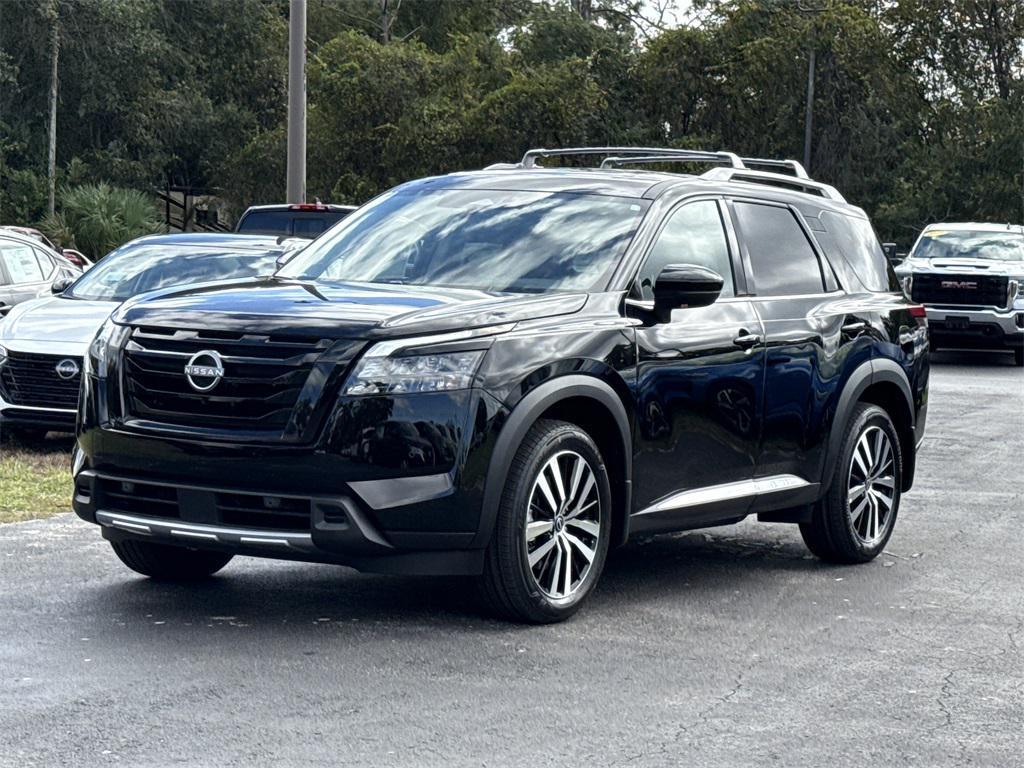 new 2025 Nissan Pathfinder car, priced at $42,918