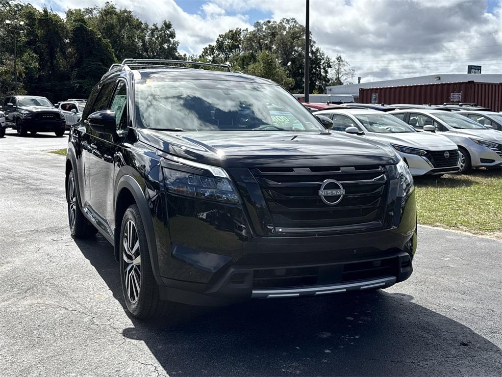 new 2025 Nissan Pathfinder car, priced at $42,918