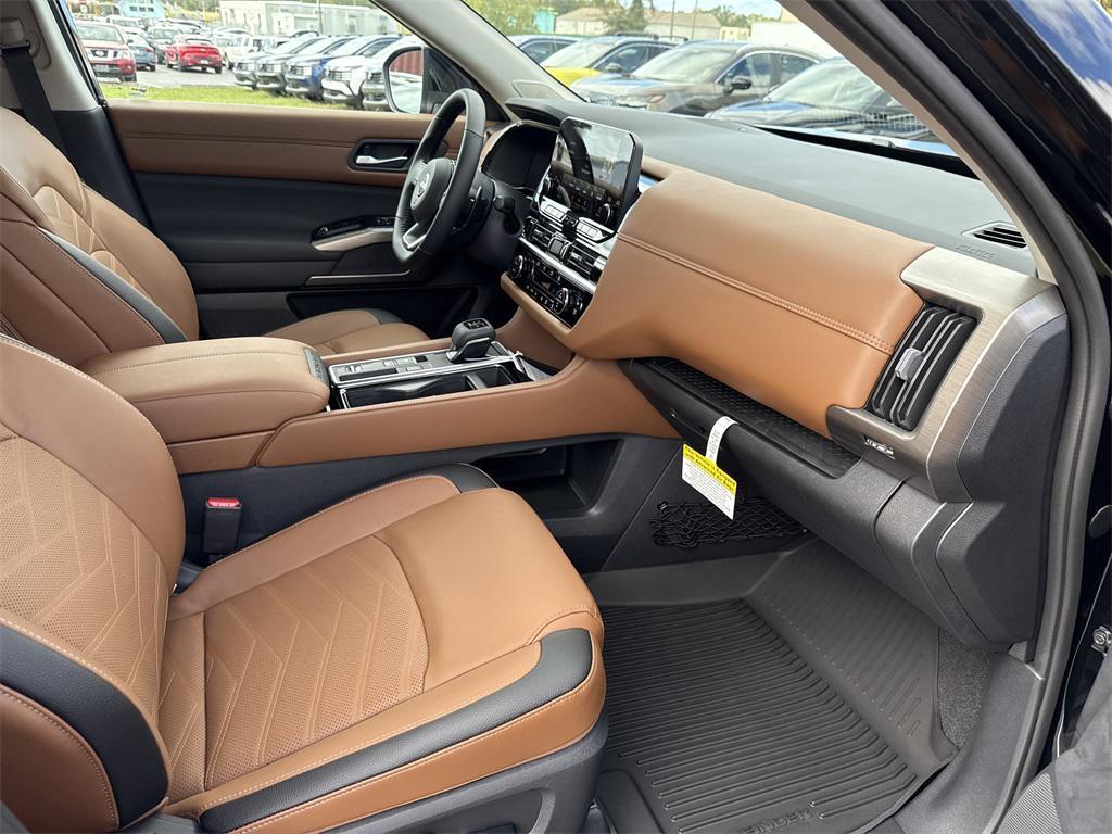 new 2025 Nissan Pathfinder car, priced at $42,918