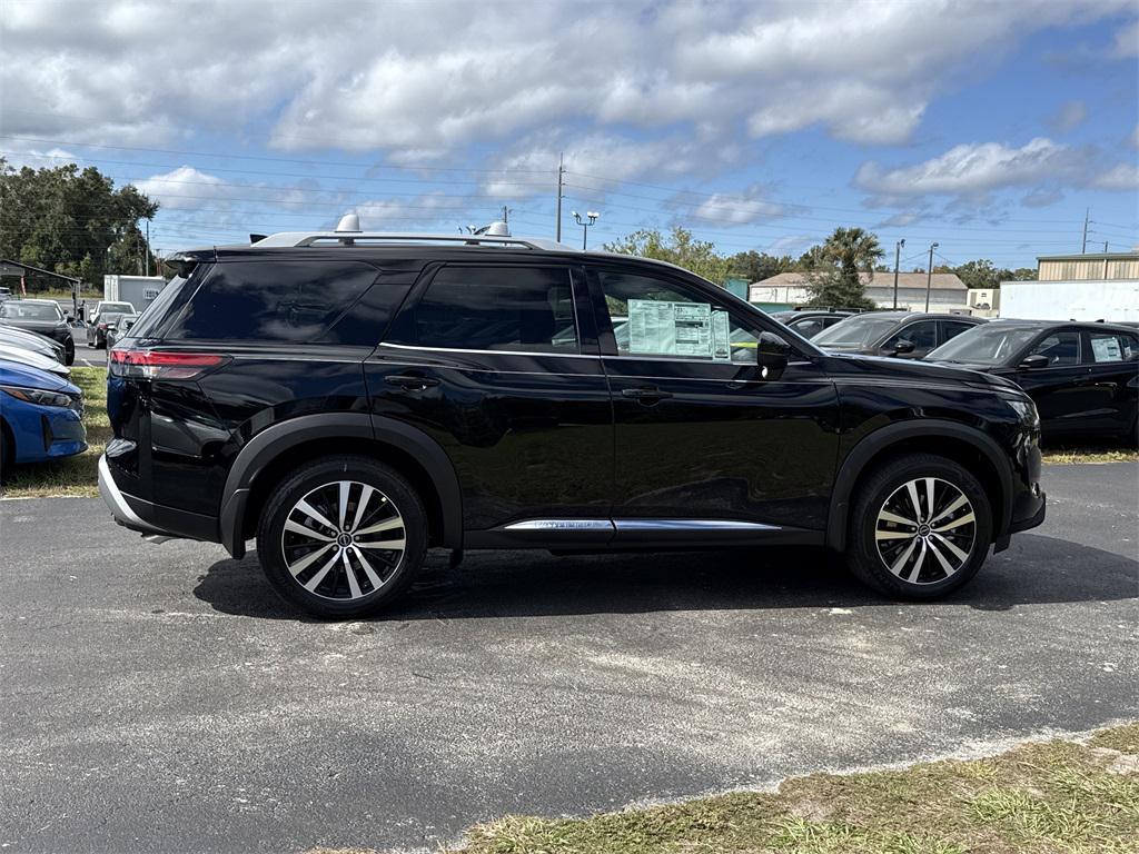 new 2025 Nissan Pathfinder car, priced at $42,918