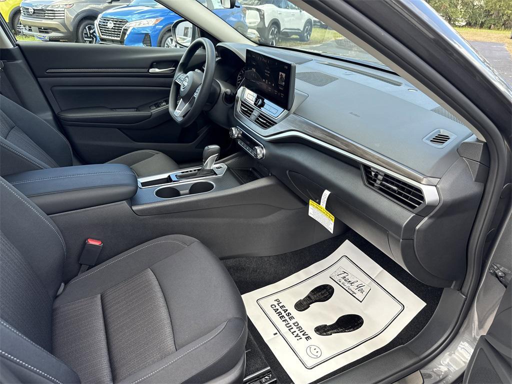 new 2025 Nissan Altima car, priced at $27,500