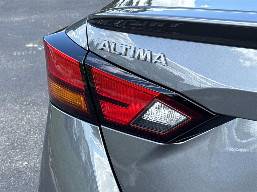new 2025 Nissan Altima car, priced at $27,500