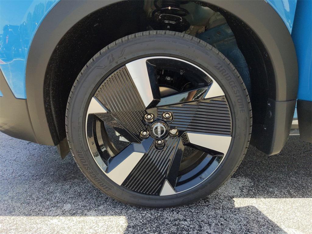 new 2025 Nissan Kicks car, priced at $27,271