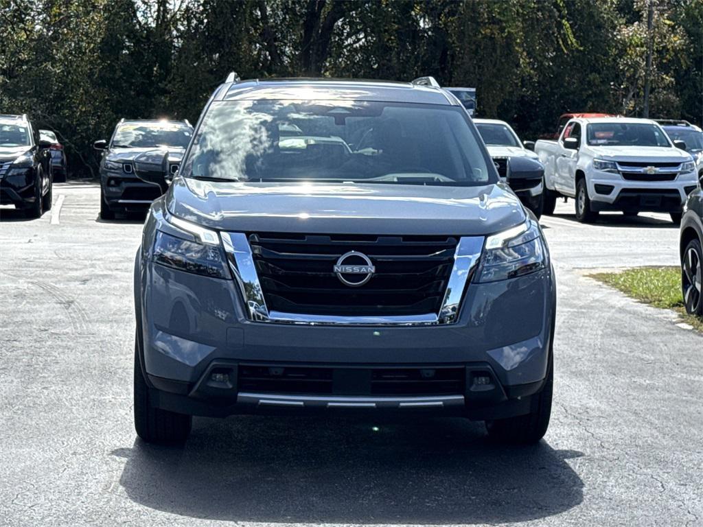 new 2025 Nissan Pathfinder car, priced at $42,817