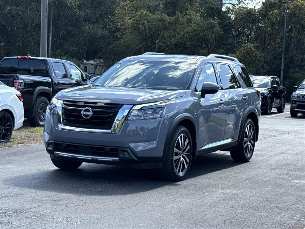 new 2025 Nissan Pathfinder car, priced at $42,817