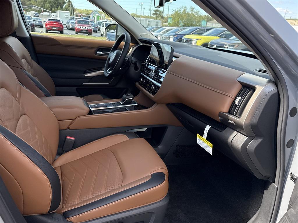 new 2025 Nissan Pathfinder car, priced at $42,817