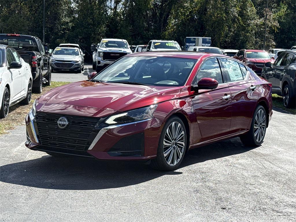 new 2025 Nissan Altima car, priced at $32,657