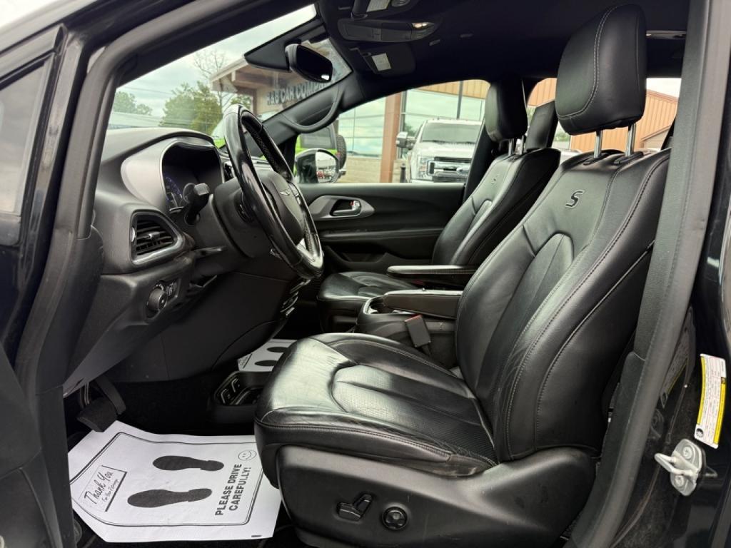used 2018 Chrysler Pacifica car