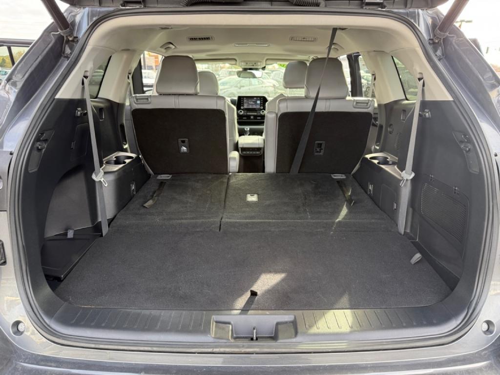 used 2021 Toyota Highlander Hybrid car, priced at $30,981