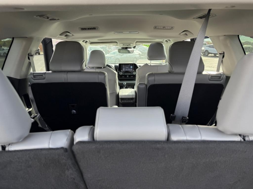 used 2021 Toyota Highlander Hybrid car, priced at $30,981