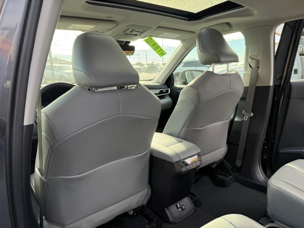 used 2021 Toyota Highlander Hybrid car, priced at $30,981