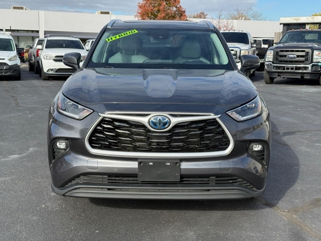 used 2021 Toyota Highlander Hybrid car, priced at $30,981