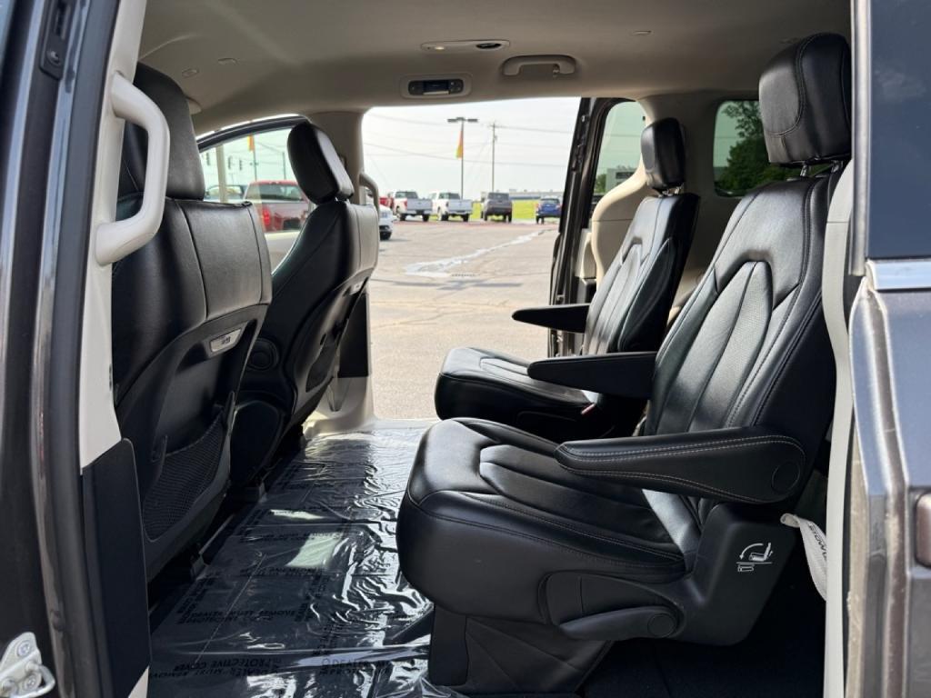 used 2022 Chrysler Pacifica car, priced at $18,955