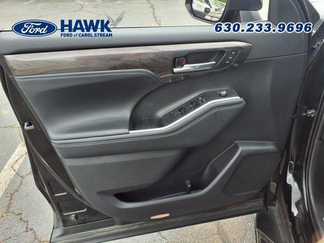 used 2023 Toyota Highlander car, priced at $37,999